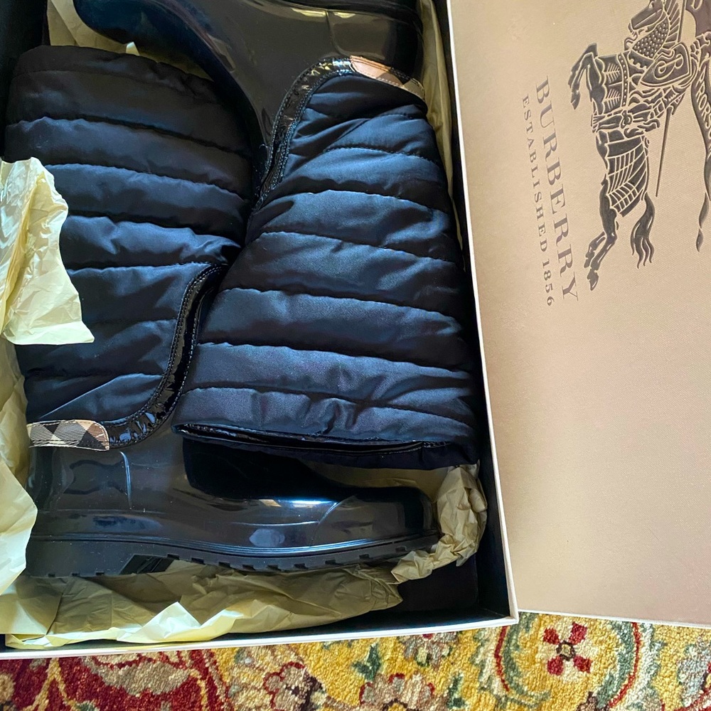 Burberry winter/rain boots. Size 39/(8)US black patent